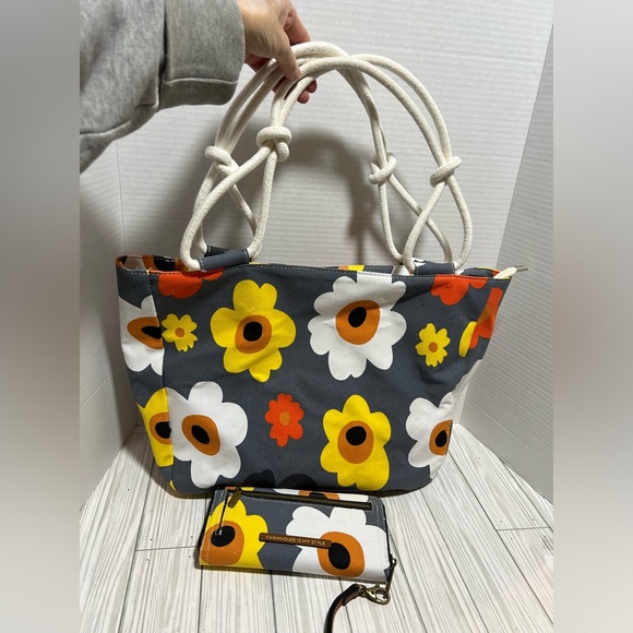 Farmhouse is my style new tote with wallet set floral - Picture 1 of 10